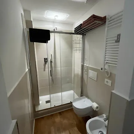 Cherry's House M1 Bande Nere - San Siro- M4 Linate ミラノ